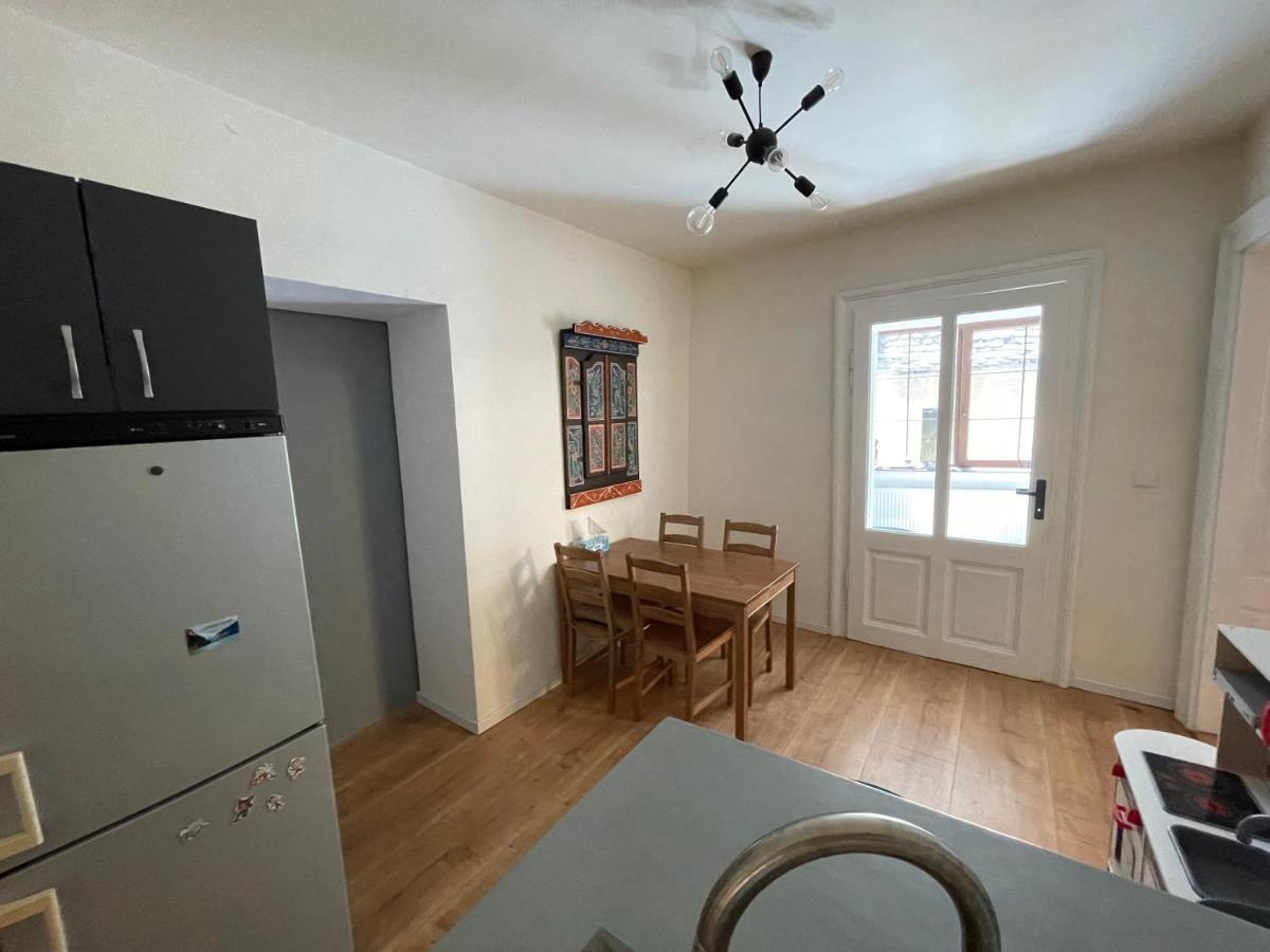 Central Retro Apartment ซีบิว ภายนอก รูปภาพ